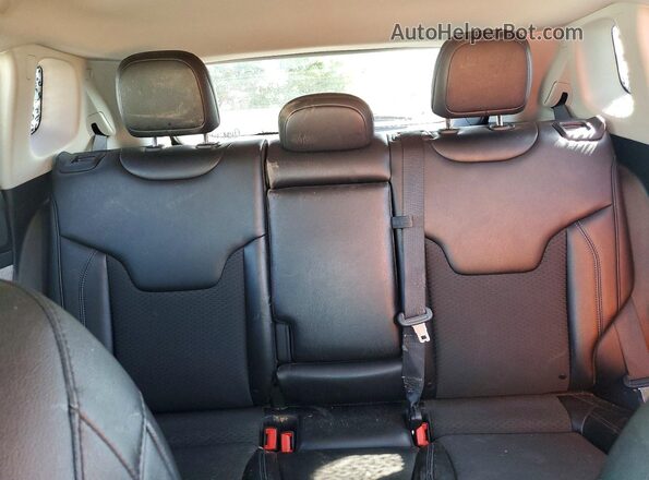 3C4NJDBB8NT123984 2022 JEEP COMPASS Silver Հետևի նստատեղերի տեսք