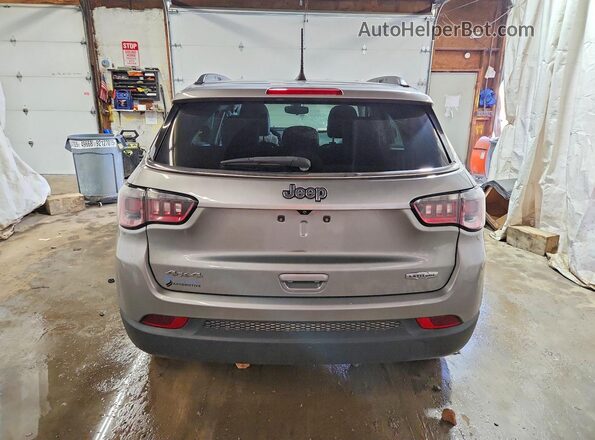 3C4NJDBBXMT504296 2021 JEEP COMPASS Silver Вид ззаду