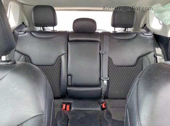 3C4NJDBBXMT506081 2021 JEEP COMPASS Gray Rear seats view