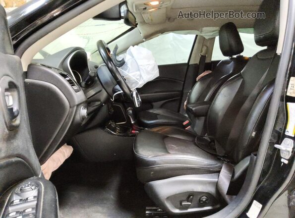 3C4NJDBBXMT591746 2021 JEEP COMPASS Черный Вид салона спереди
