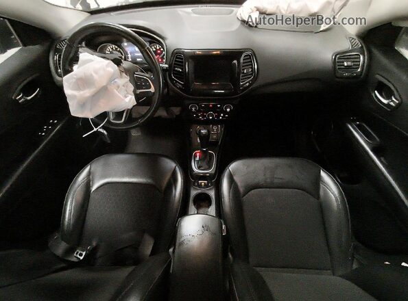 3C4NJDBBXMT591746 2021 JEEP COMPASS Черный Вид панели приборов