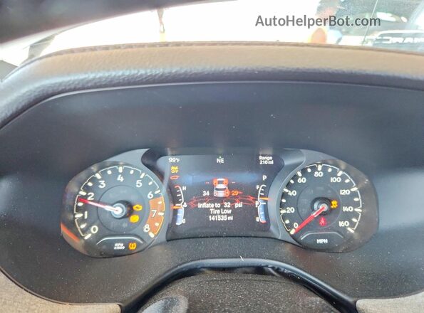 3C4NJDBN0PT561671 2023 JEEP COMPASS White Սարքավորումների վահանակի տեսք