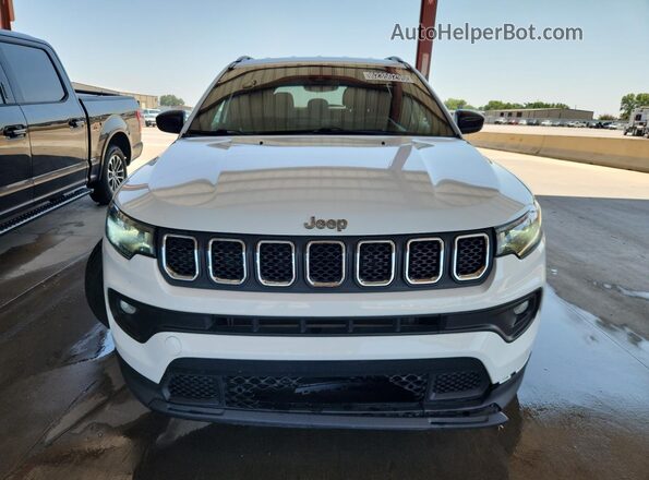 3C4NJDBN0PT561671 2023 JEEP COMPASS White VIN կոդի պիտակի տեսք