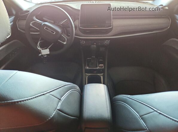 3C4NJDBN0ST544524 2025 JEEP COMPASS Белый Вид панели приборов