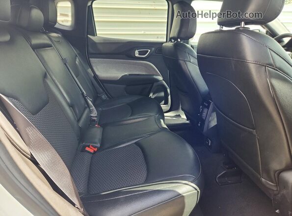 3C4NJDBN1ST547691 2025 JEEP COMPASS White Vista interior trasera