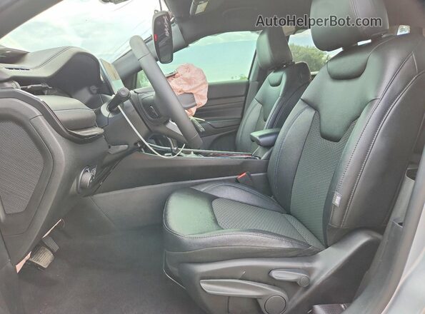 3C4NJDBN1ST586698 2025 JEEP COMPASS Серебряный Вид салона спереди