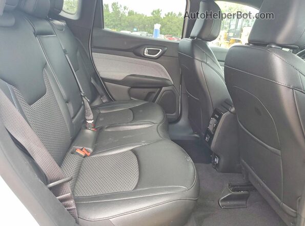 3C4NJDBN4RT117714 2024 JEEP COMPASS White უკანა სალონის ხედი