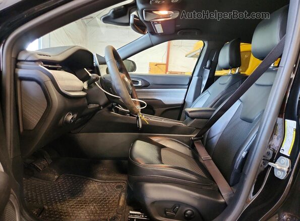 3C4NJDBN8PT553852 2023 JEEP COMPASS Black Вид салону спереду