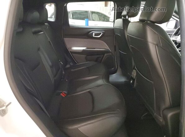 3C4NJDBN9RT110161 2024 JEEP COMPASS White Widok wnętrza z tyłu