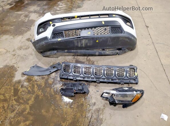 3C4NJDBN9RT110161 2024 JEEP COMPASS White Widok naklejki z numerem VIN