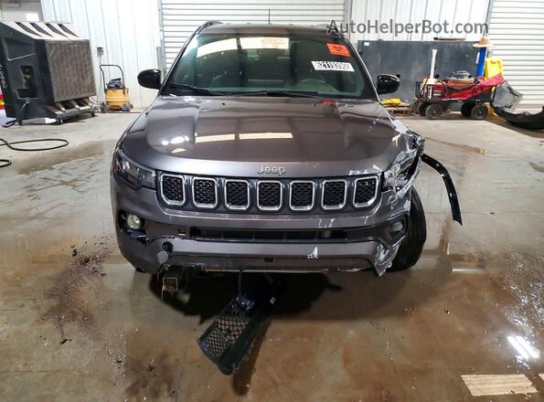 3C4NJDBNXRT584409 2024 JEEP COMPASS Gray წინა ხედი