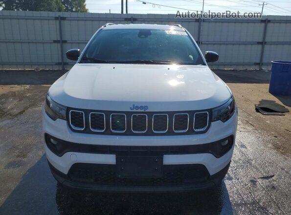 3C4NJDBNXST616832 2025 JEEP COMPASS White Widok z przodu