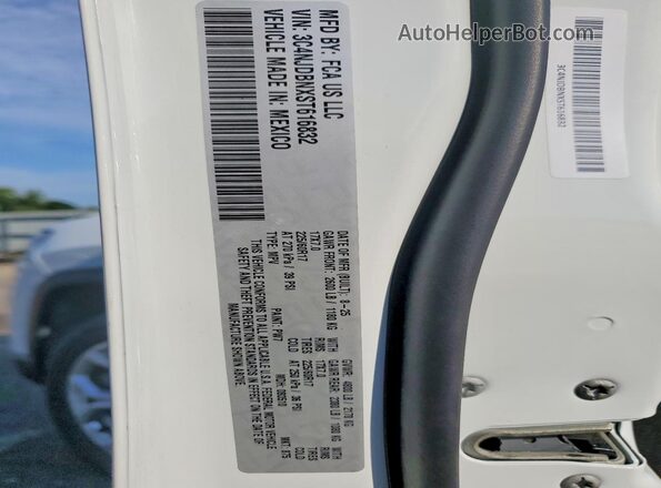 3C4NJDBNXST616832 2025 JEEP COMPASS White Widok komory silnika