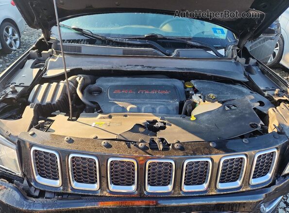 3C4NJDCB1JT432947 2018 JEEP COMPASS Black Rear interior view
