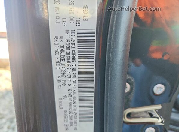 3C4NJDCB1JT432947 2018 JEEP COMPASS Black Engine compartment view