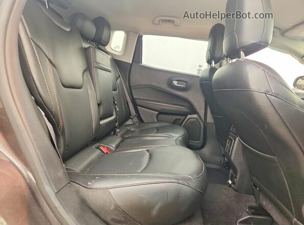 3C4NJDCB1KT683419 2019 JEEP COMPASS Gray Вид задньої частини салону