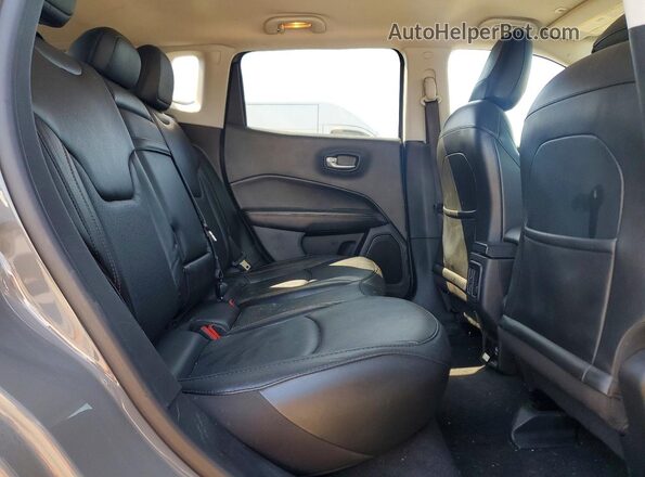 3C4NJDCB1KT791104 2019 JEEP COMPASS Gray უკანა სალონის ხედი