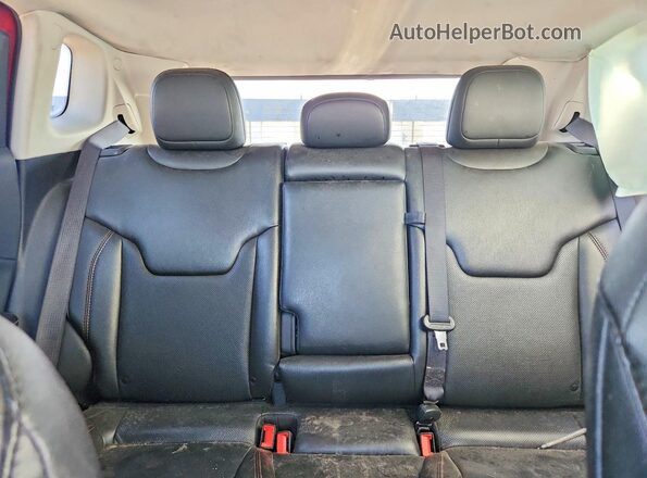 3C4NJDCB2LT216205 2020 JEEP COMPASS Red Вид задніх сидінь
