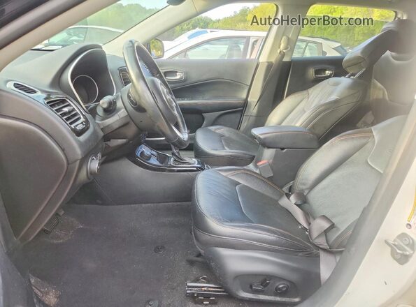 3C4NJDCB3LT239153 2020 JEEP COMPASS White Вид салону спереду