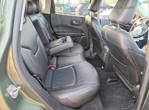 3C4NJDCB3MT599024 2021 JEEP COMPASS Green Вид задньої частини салону