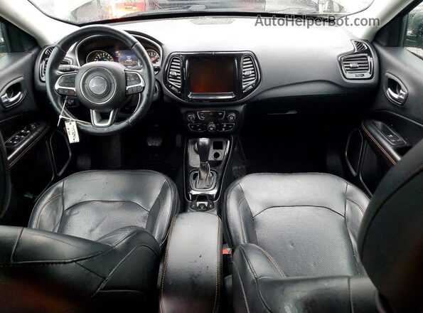 3C4NJDCB4JT163665 2018 JEEP COMPASS Green წინა პანელის ხედი