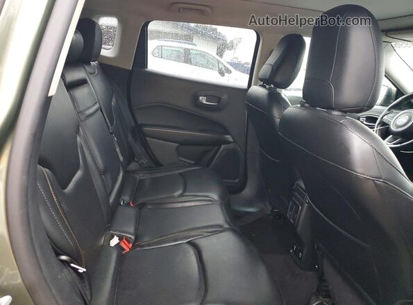 3C4NJDCB4JT163665 2018 JEEP COMPASS Green უკანა სალონის ხედი