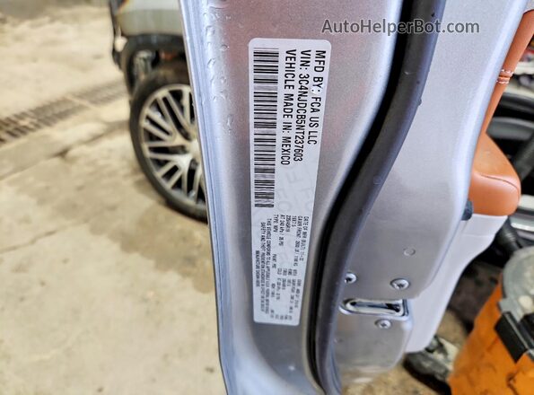 3C4NJDCB5NT237603 2022 JEEP COMPASS Silver VIN կոդի պիտակի տեսք