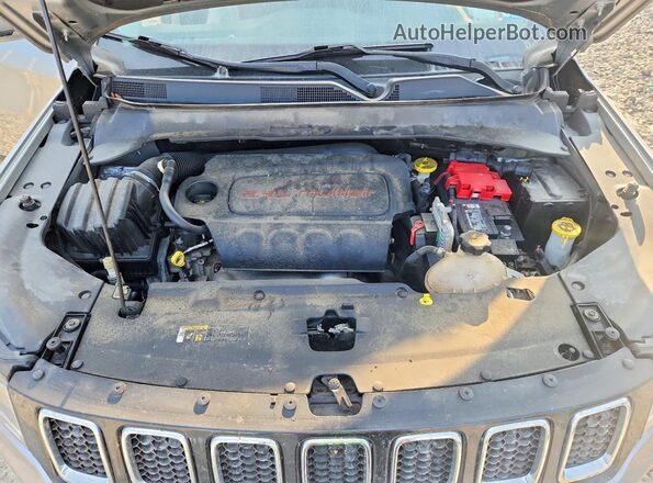 3C4NJDCB6LT149558 2020 JEEP COMPASS Gray Widok komory silnika