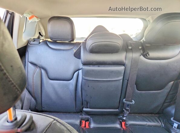 3C4NJDCB6LT149558 2020 JEEP COMPASS Gray Widok tylnych siedzeń