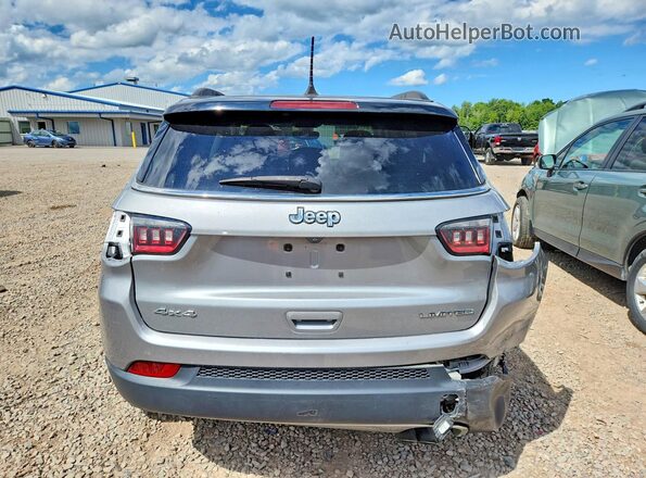 3C4NJDCB7JT222241 2018 JEEP COMPASS Silver Rear view