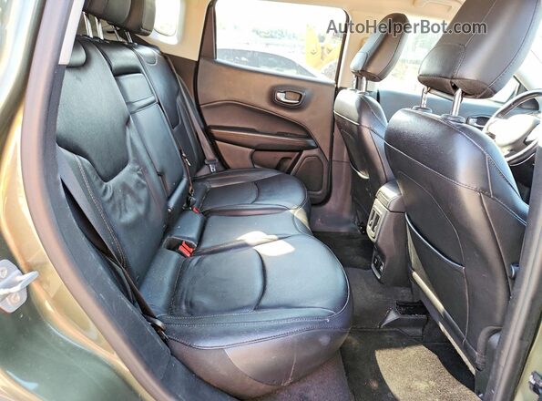 3C4NJDCB7KT746166 2019 JEEP COMPASS Зеленый Вид задней части салона