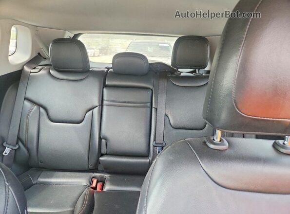 3C4NJDCB7LT146653 2020 JEEP COMPASS Red უკანა სავარძლების ხედი