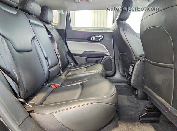 3C4NJDCB8NT174691 2022 JEEP COMPASS Black Vista interior trasera