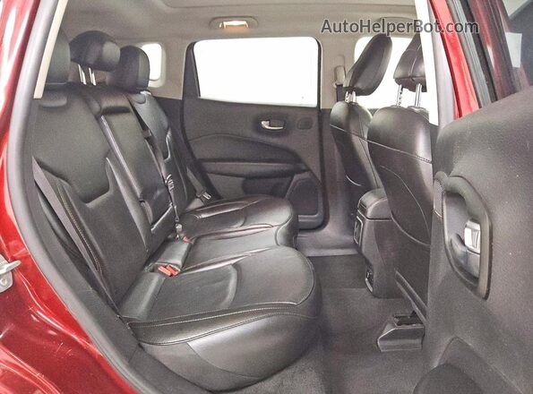 3C4NJDCBXMT601058 2021 JEEP COMPASS Red Widok wnętrza z tyłu