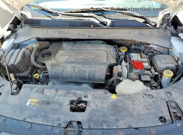 3C4NJDCBXNT226046 2022 JEEP COMPASS White Вид задньої частини салону