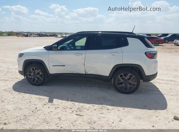 3C4NJDCN0TT214317 2026 JEEP COMPASS White Vista interior de 360 grados