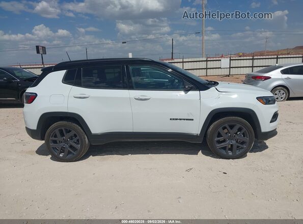 3C4NJDCN0TT214317 2026 JEEP COMPASS White Vista interior trasera