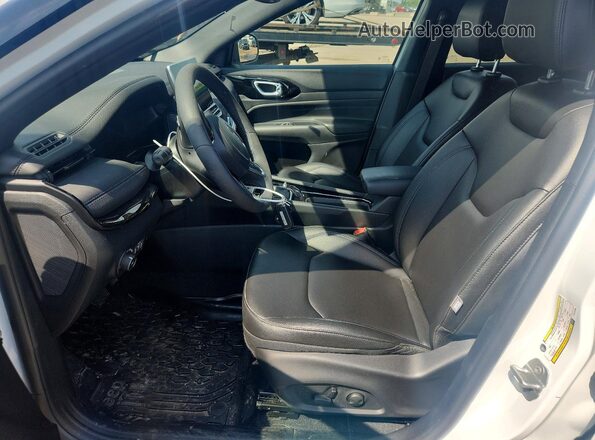 3C4NJDCN2TT171759 2026 JEEP COMPASS Белый Вид салона спереди