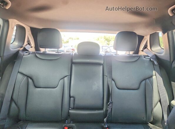 3C4NJDCN3ST581727 2025 JEEP COMPASS White Vista de los asientos traseros