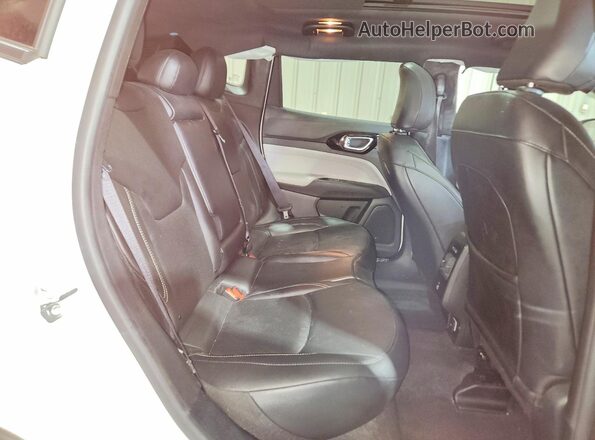 3C4NJDCN3ST595823 2025 JEEP COMPASS White Vista interior trasera
