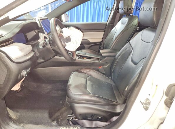 3C4NJDCN3ST595823 2025 JEEP COMPASS White Vista interior delantera