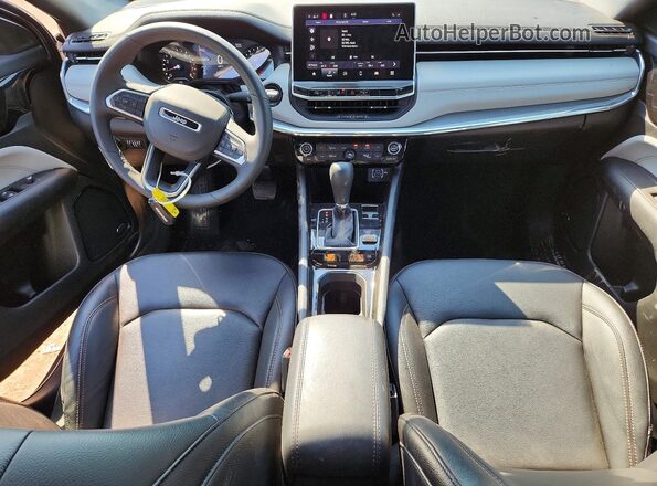 3C4NJDCN4RT576028 2024 JEEP COMPASS Gray წინა პანელის ხედი