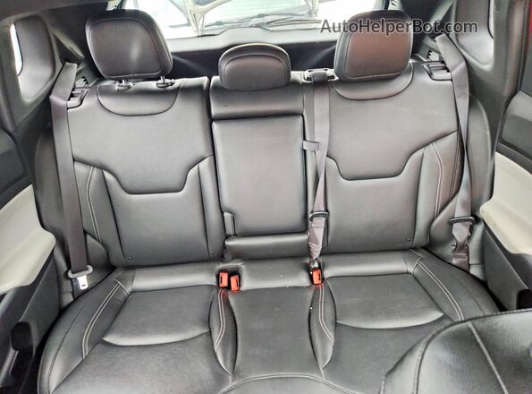 3C4NJDCN4ST522329 2025 JEEP COMPASS Red უკანა სავარძლების ხედი