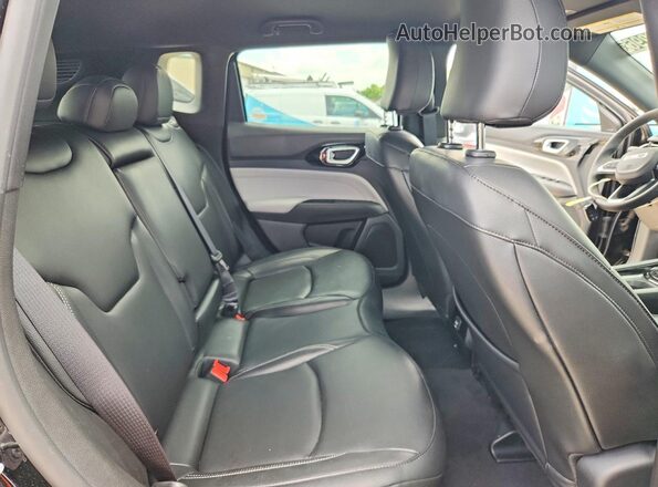 3C4NJDCN4ST622396 2025 JEEP COMPASS Black უკანა სალონის ხედი