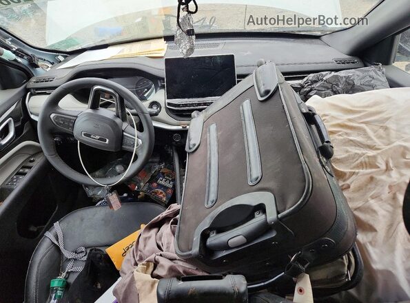 3C4NJDCN4ST623001 2025 JEEP COMPASS White Widok deski rozdzielczej