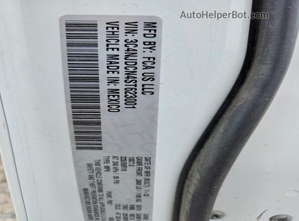 3C4NJDCN4ST623001 2025 JEEP COMPASS White Widok komory silnika