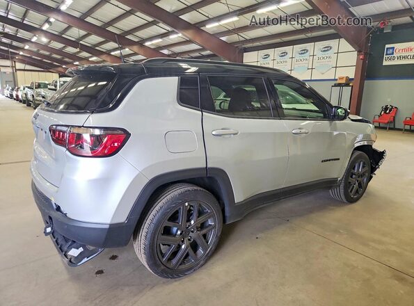 3C4NJDCN5TT280054 2026 JEEP COMPASS Silver Задня права чверть