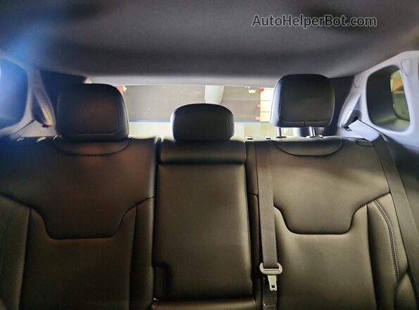 3C4NJDCN5TT280054 2026 JEEP COMPASS Silver Вид задніх сидінь