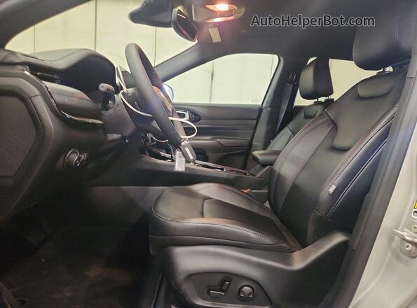 3C4NJDCN5TT280054 2026 JEEP COMPASS Silver Вид салону спереду