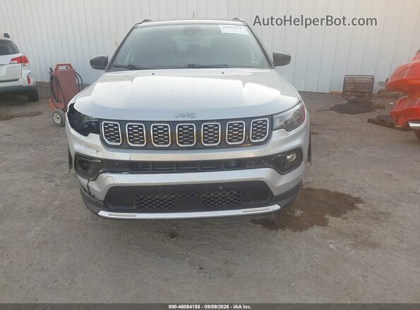 3C4NJDCN6ST605857 2025 JEEP COMPASS Silver Սարքավորումների վահանակի տեսք